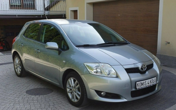 Toyota Auris cena 23900 przebieg: 143000, rok produkcji 2010 z Czarne małe 172